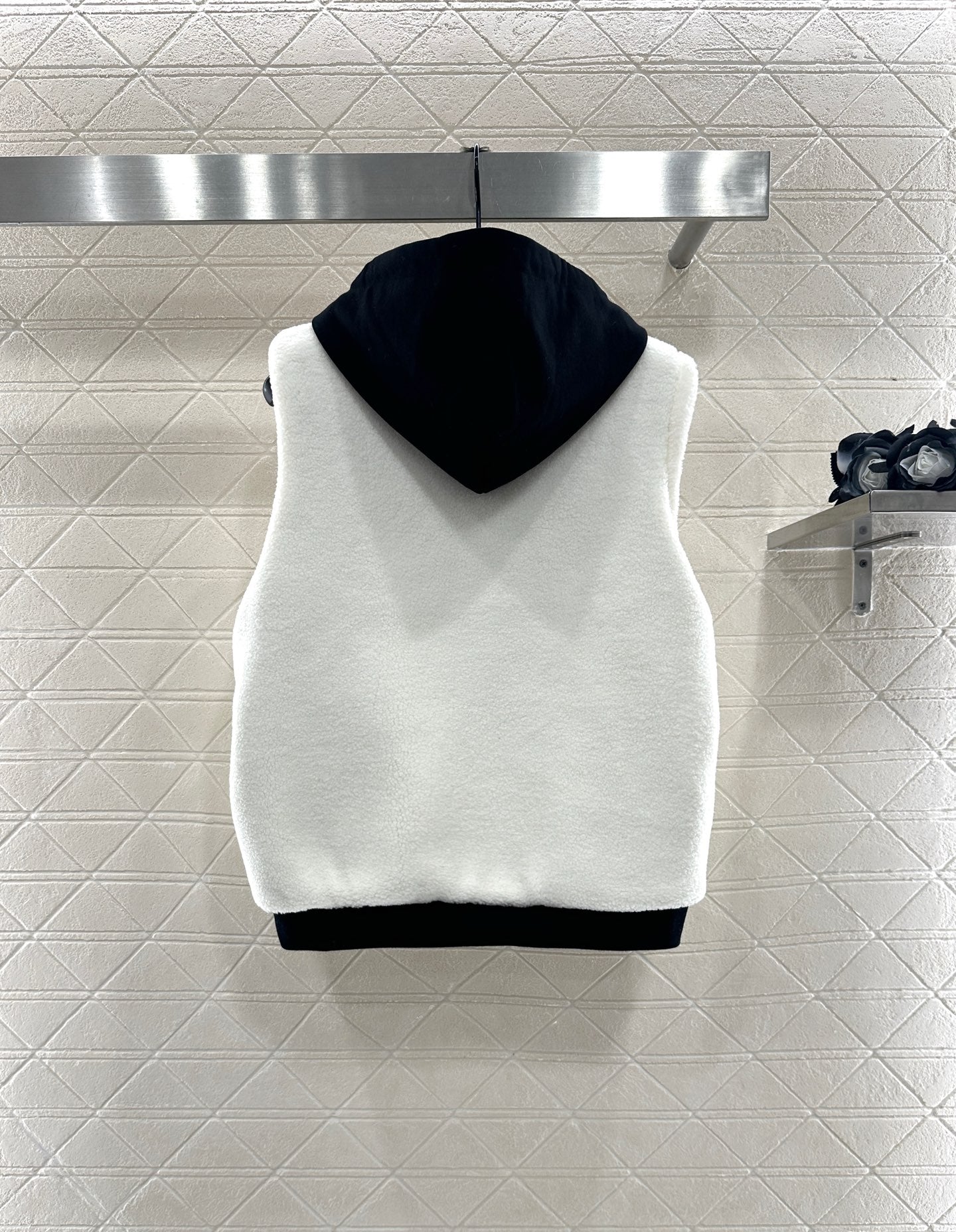 25fw Wear teddy vests on both sides