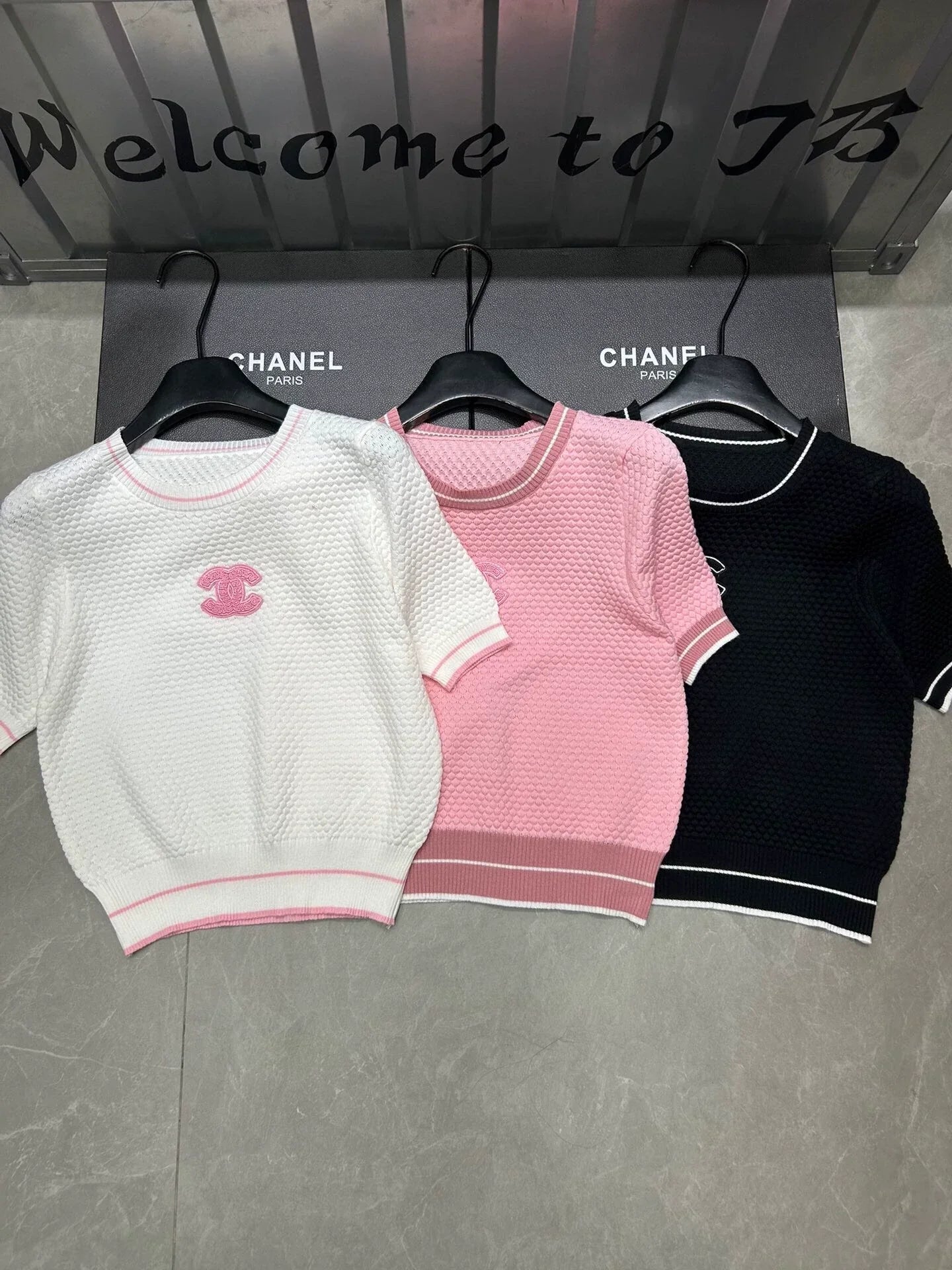 New flocked short sleeves