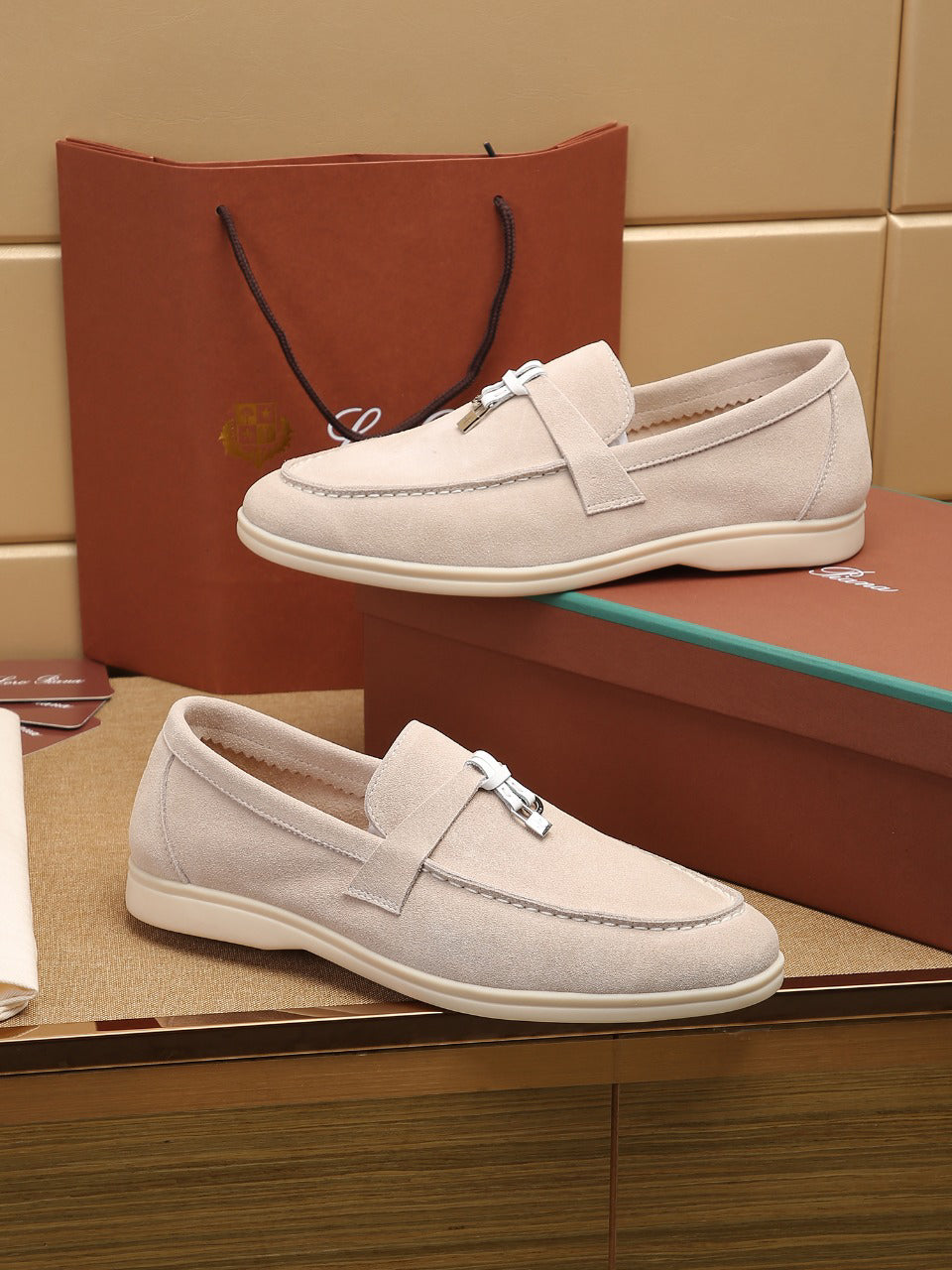 25A loafers
