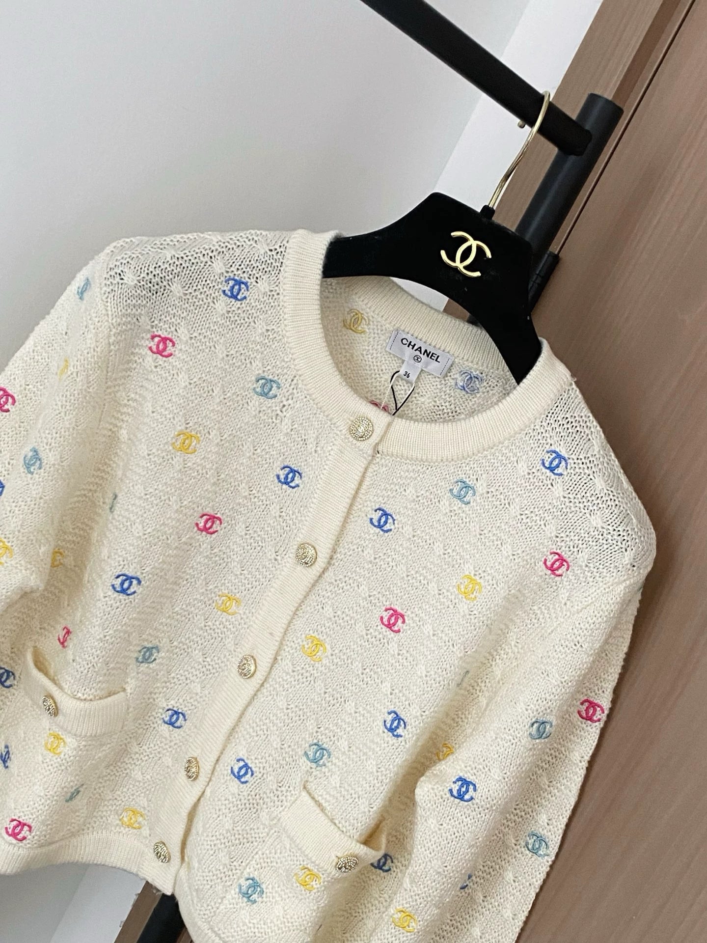 25fw new V-neck embroidered knitted cardigan