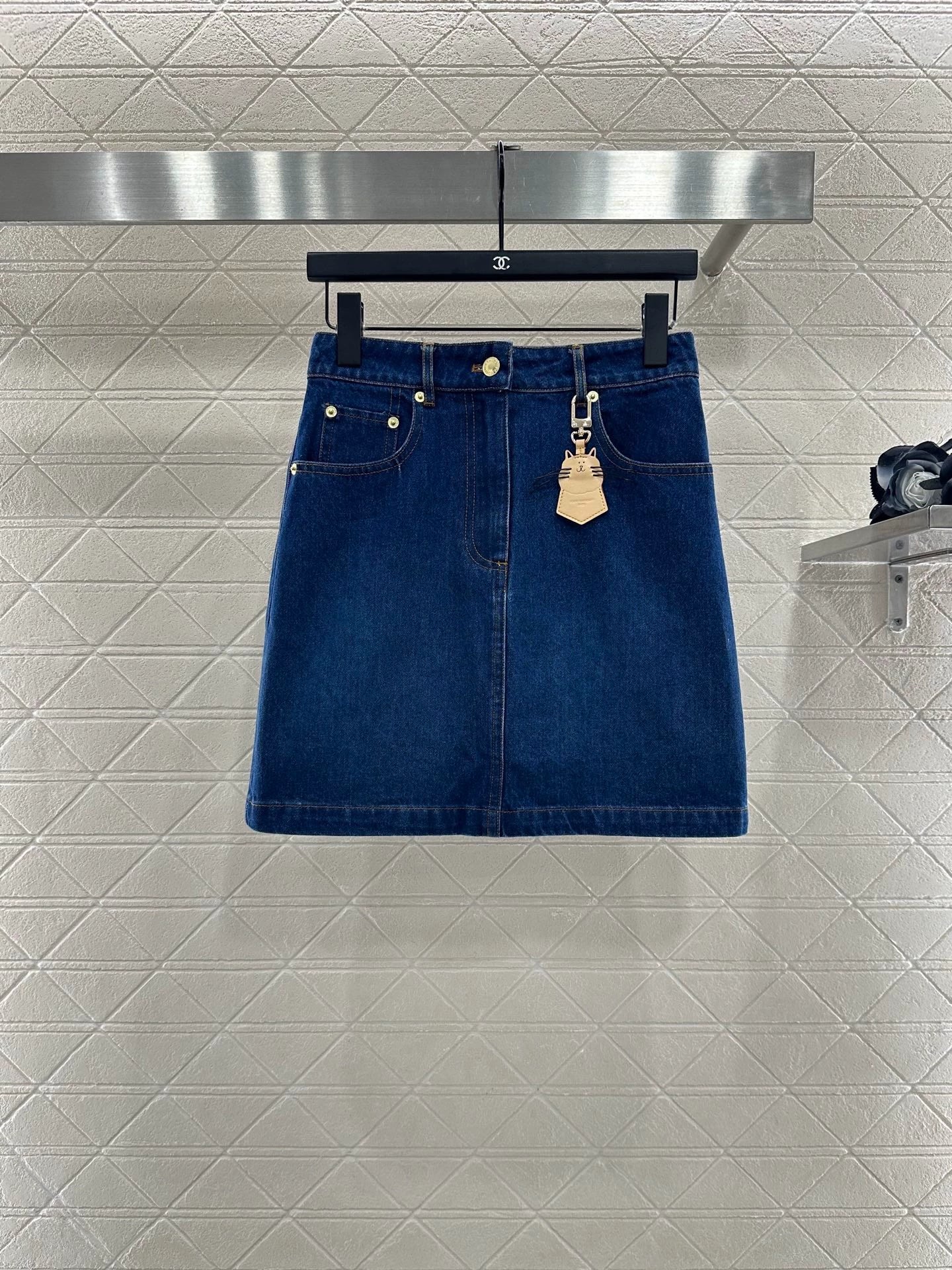 25fw Cat buckle hip skirt
