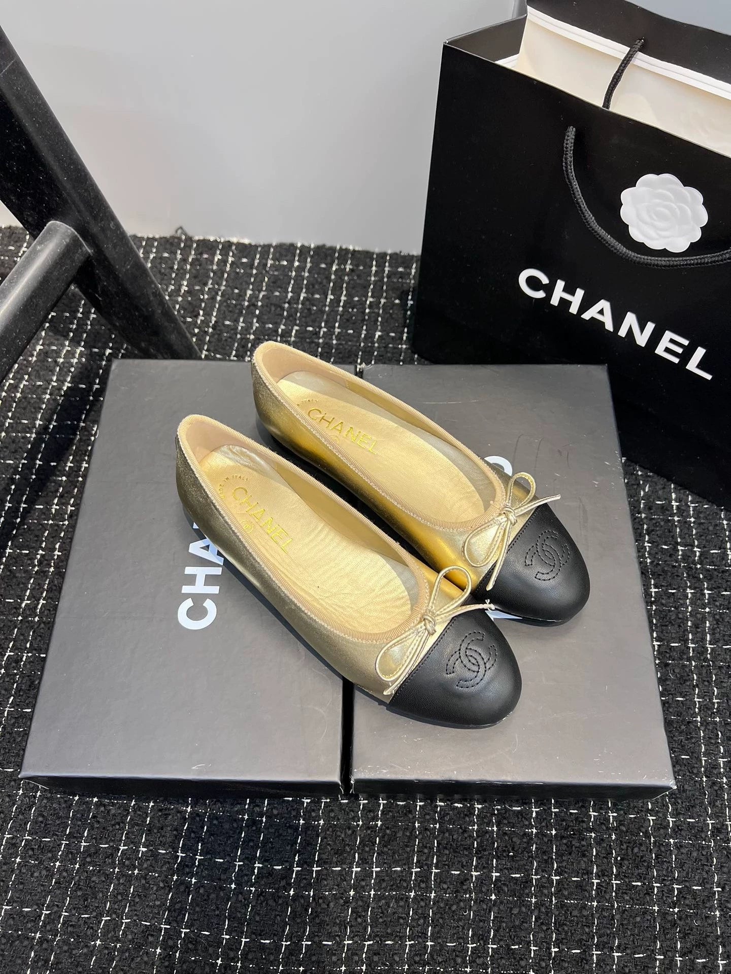 Bow ballet shoes