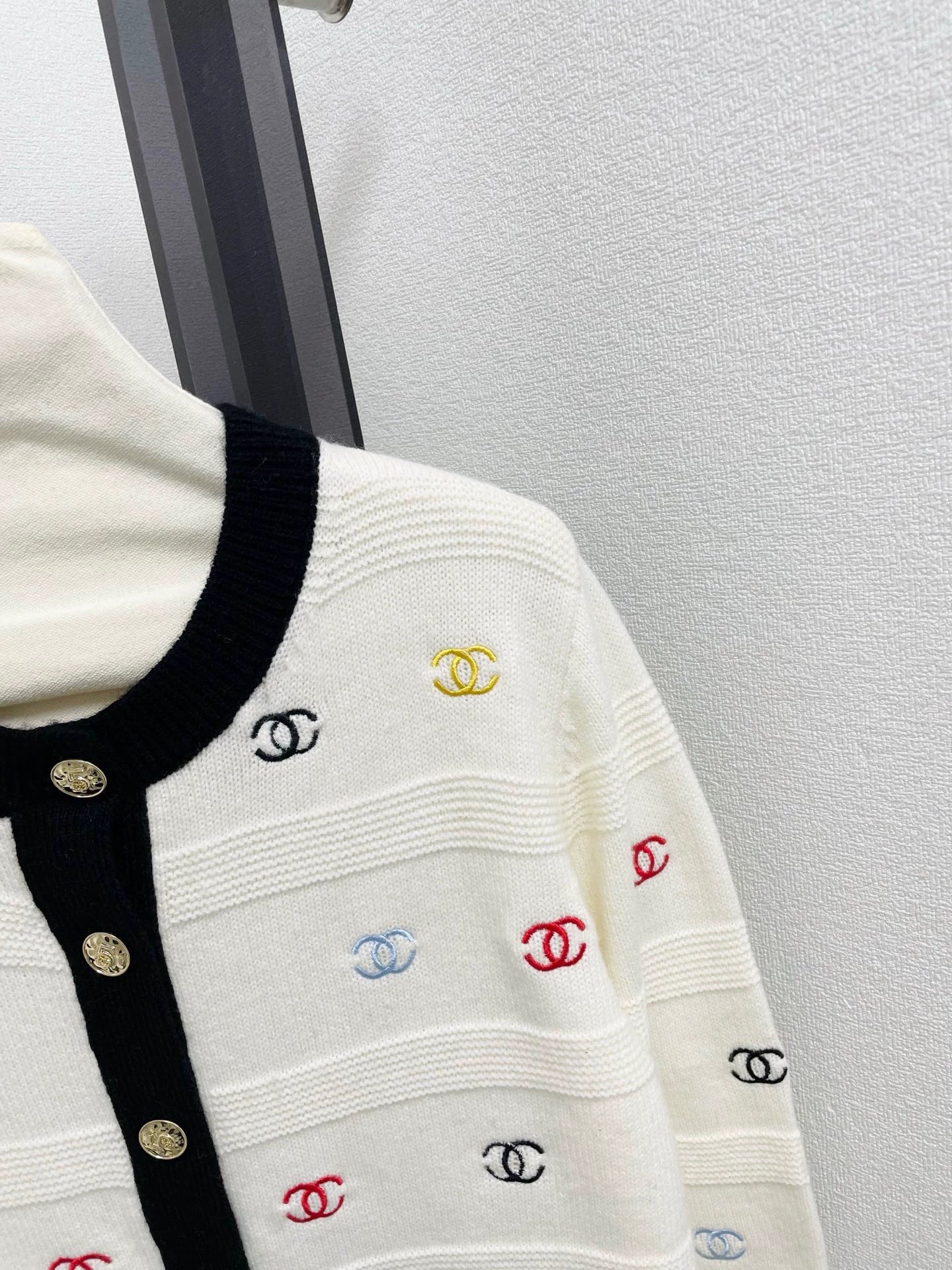 25fw Colorful Embroidered Knitted Cardigan