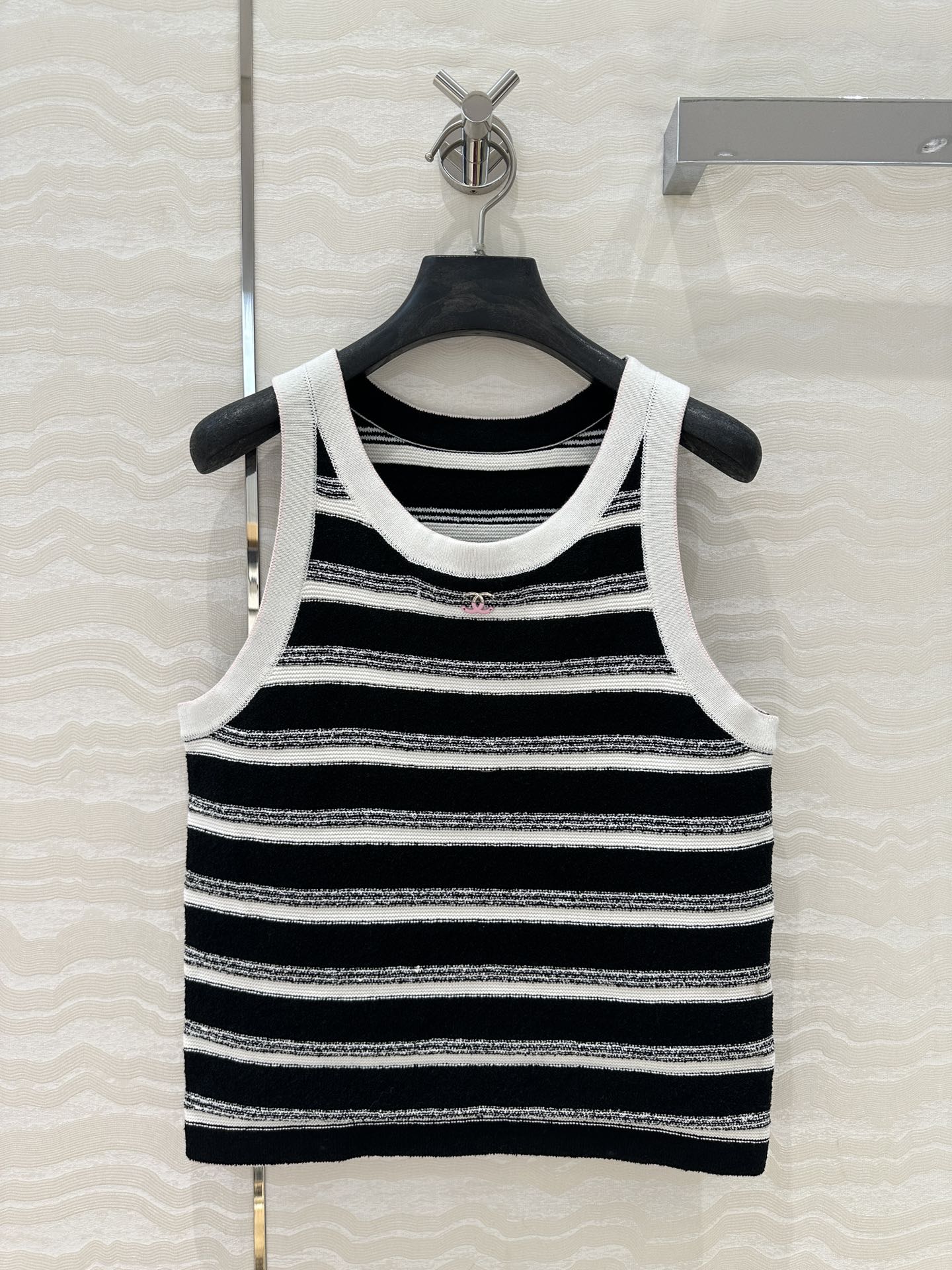 CH 25SS KNITTED VEST