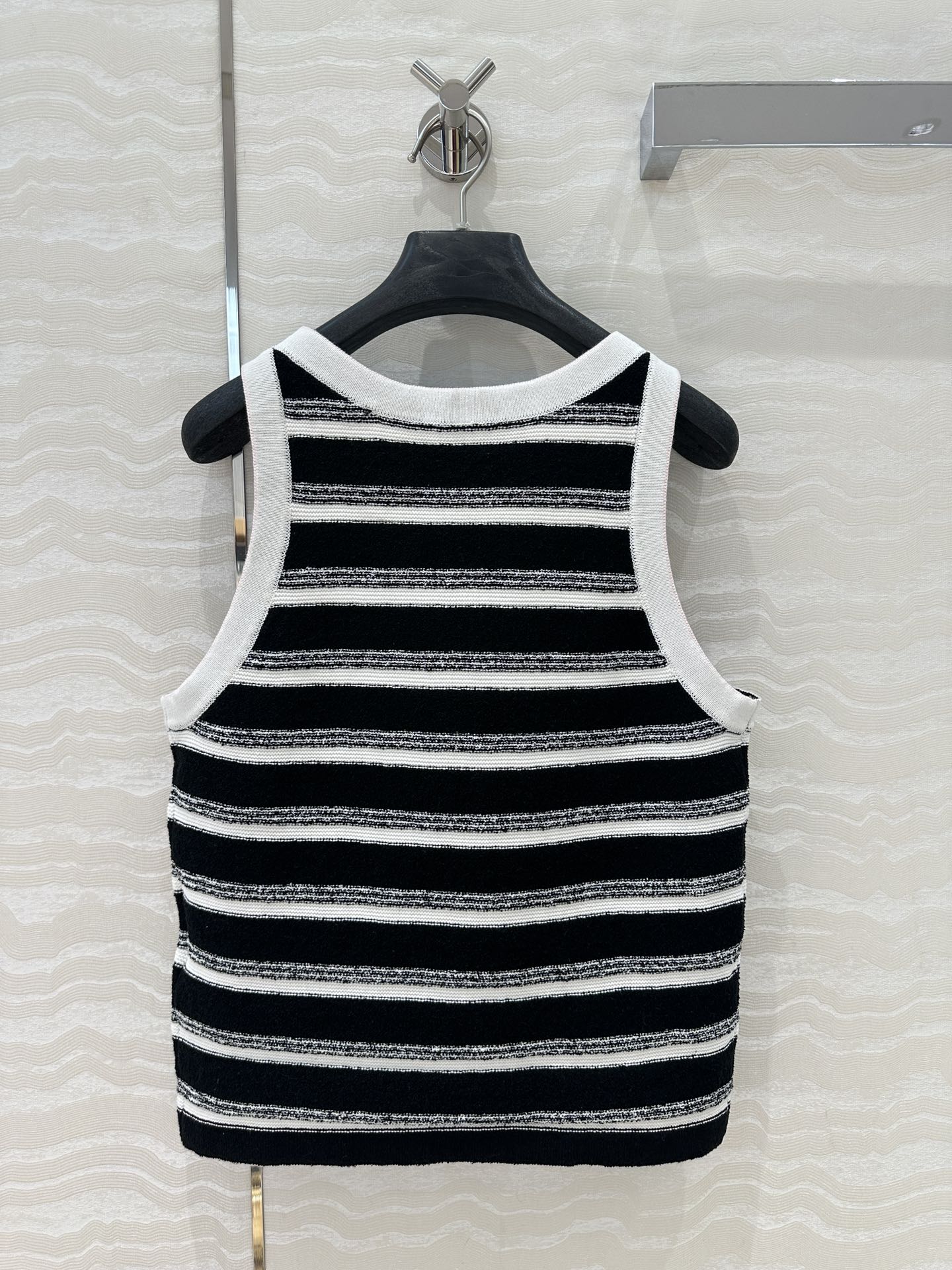 CH 25SS KNITTED VEST