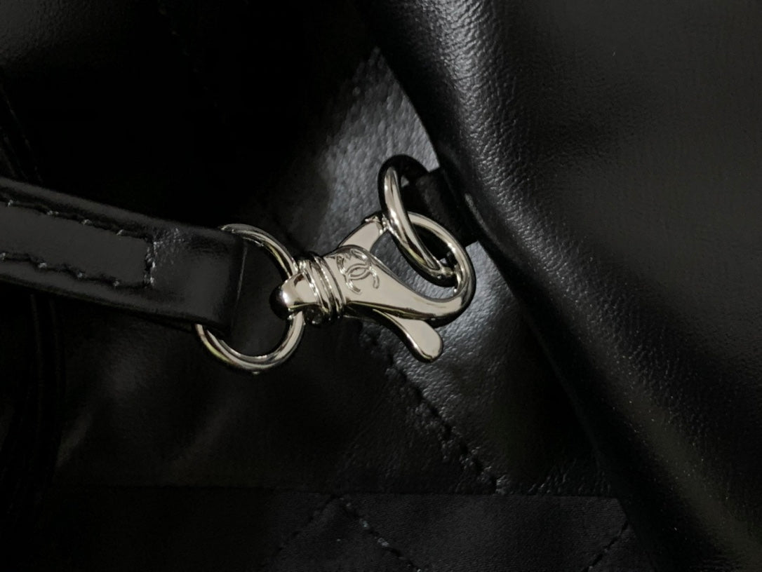 black black chain