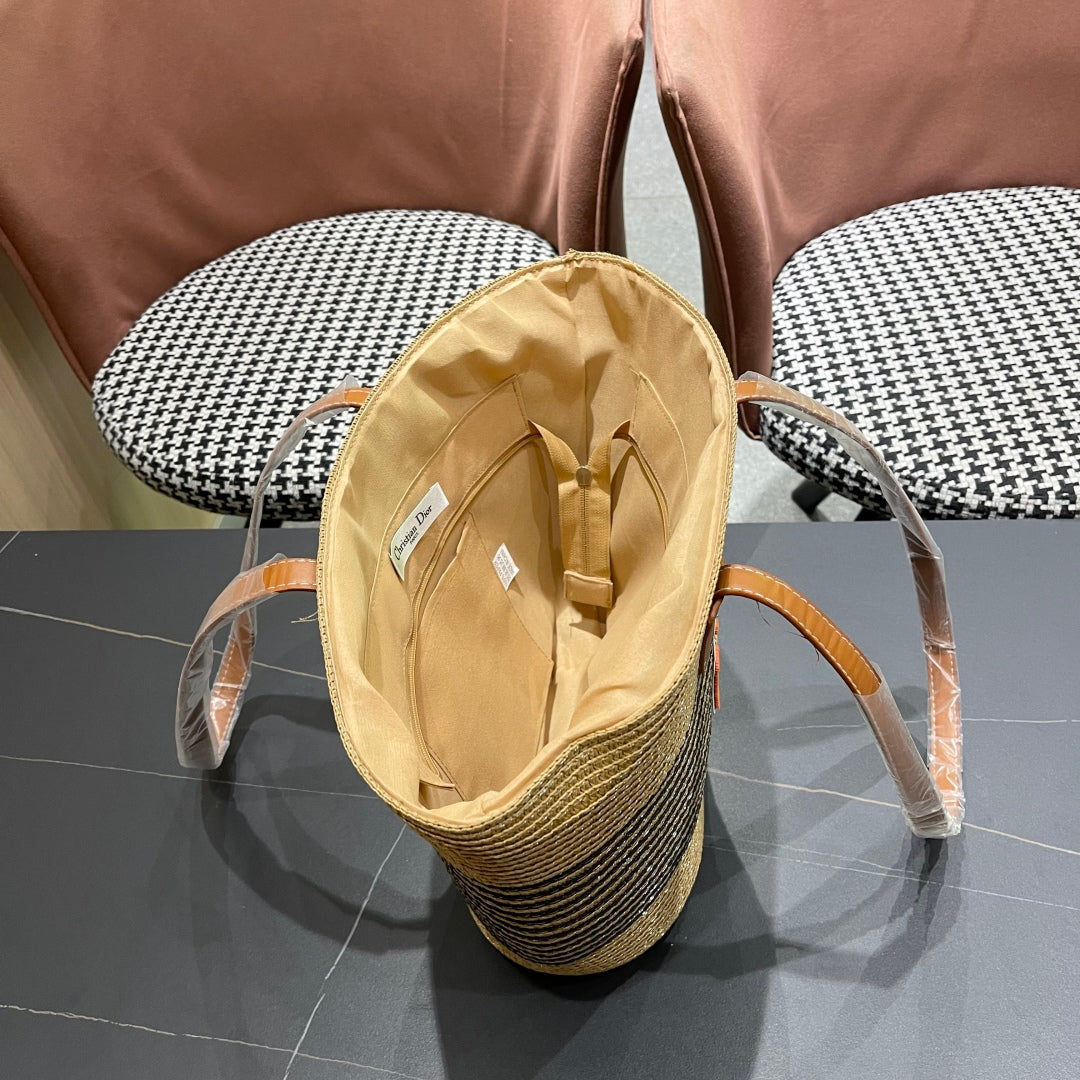 New straw hat and woven bag two-piece set