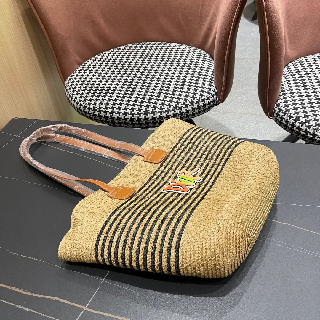 New straw hat and woven bag two-piece set
