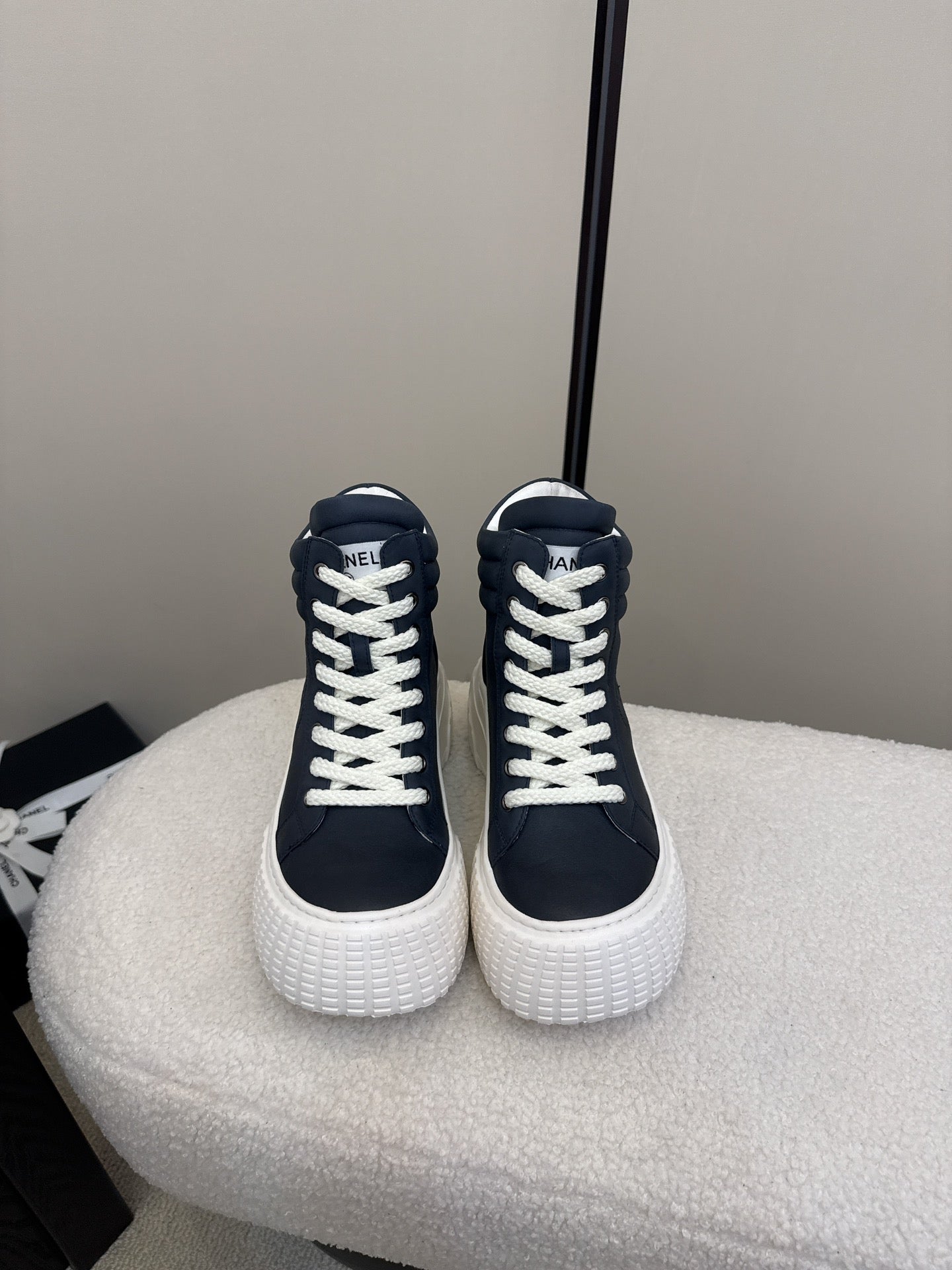 25 Thick soled mid top casual shoes(WHITE/NAVY/BLACK)
