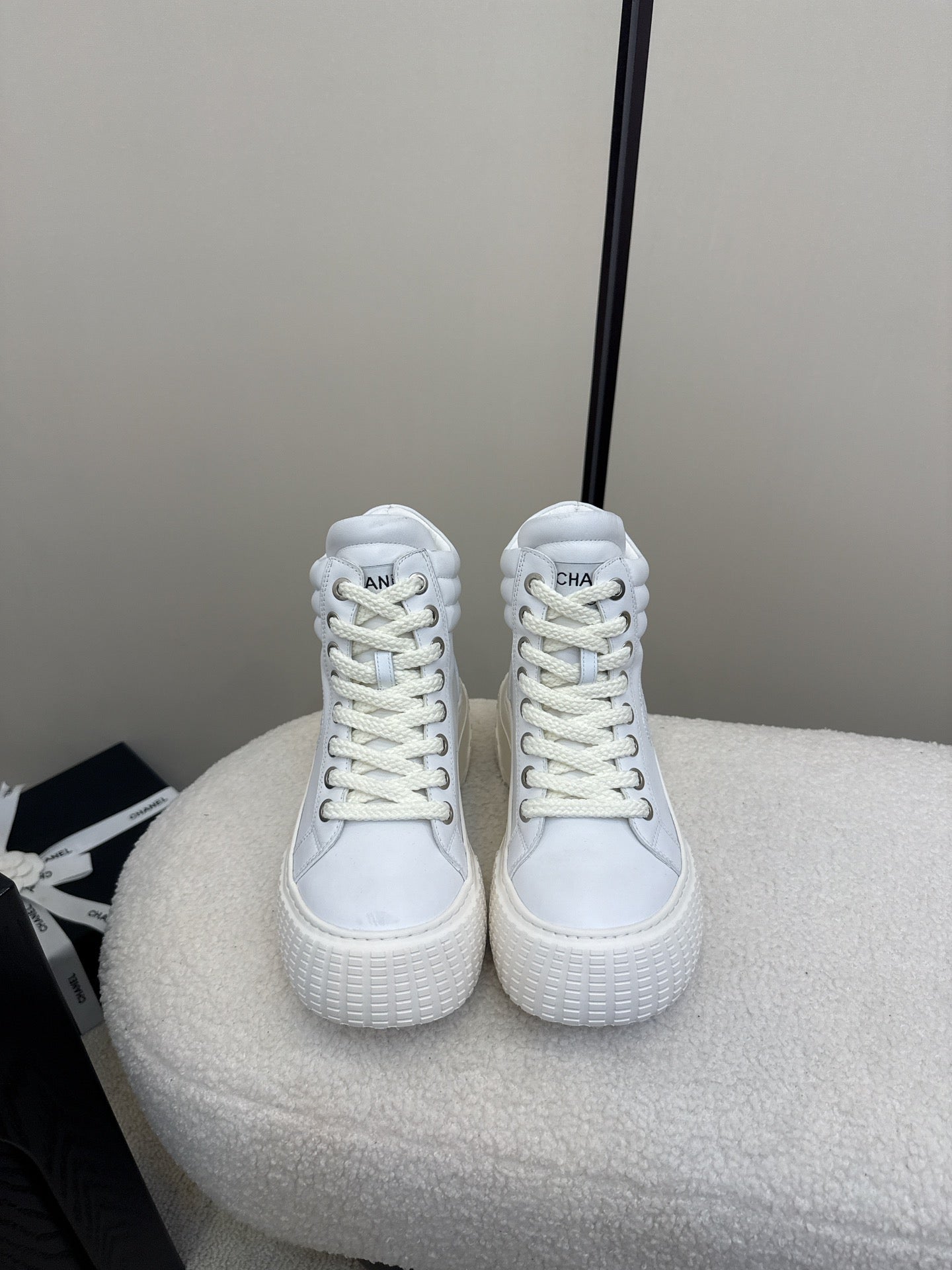 25 Thick soled mid top casual shoes(WHITE/NAVY/BLACK)
