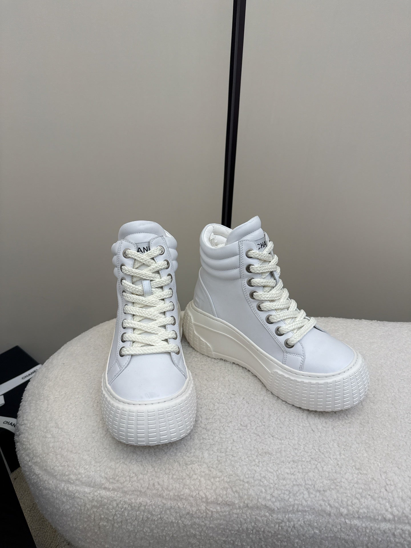 25 Thick soled mid top casual shoes(WHITE/NAVY/BLACK)