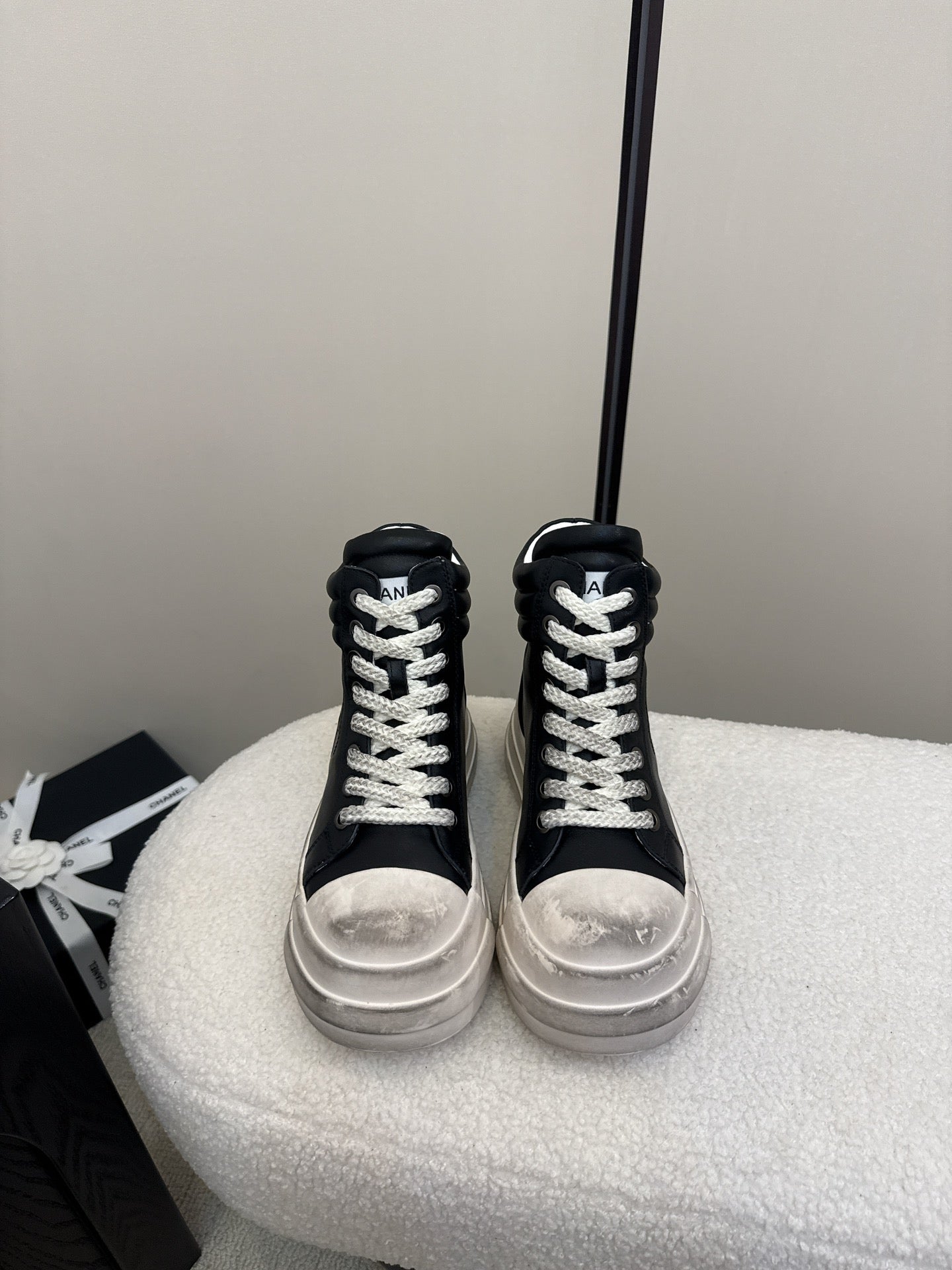 25 Make old thick soled mid top casual shoes(WHITE/NAVY/BLACK)