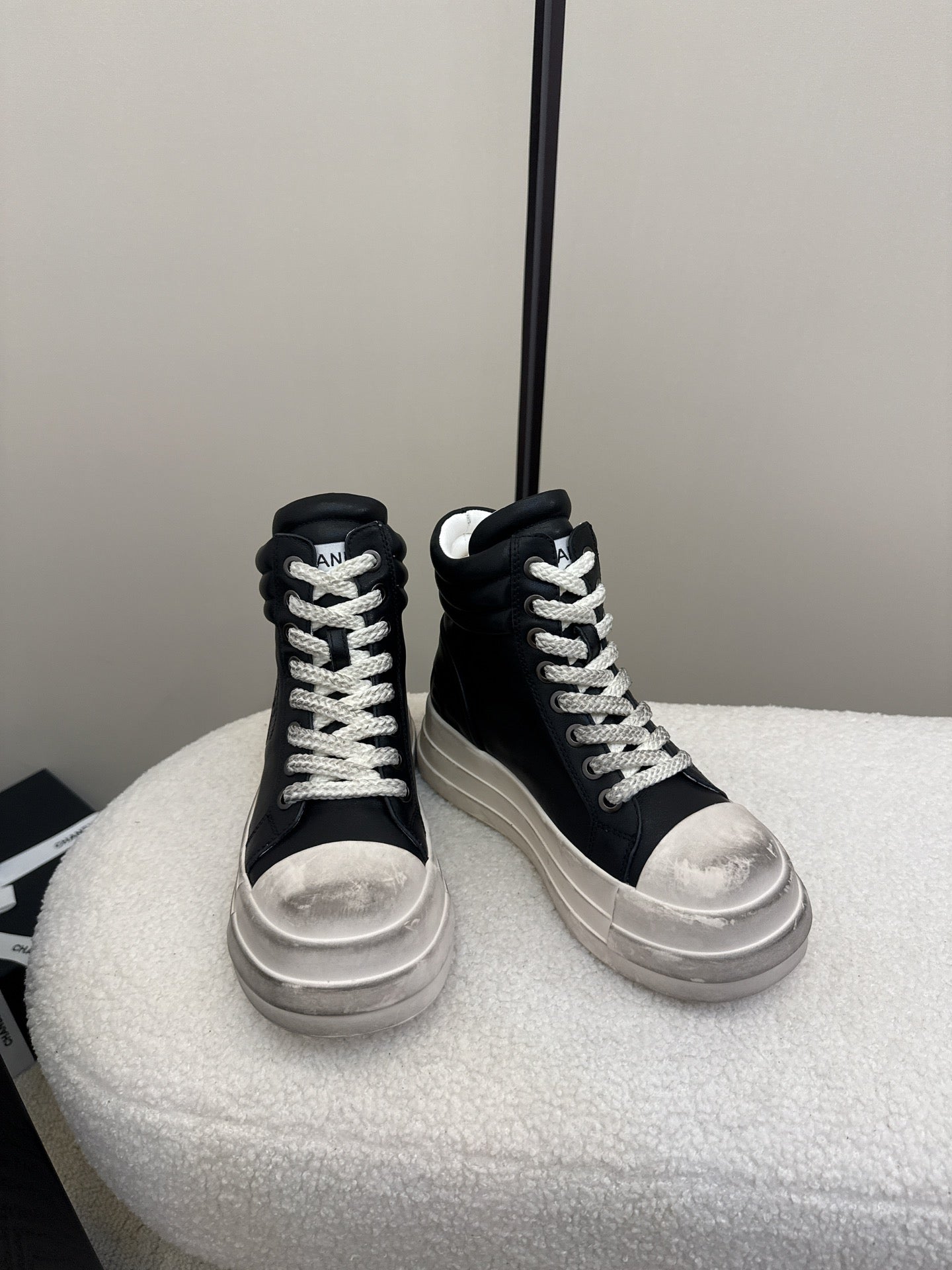 25 Make old thick soled mid top casual shoes(WHITE/NAVY/BLACK)