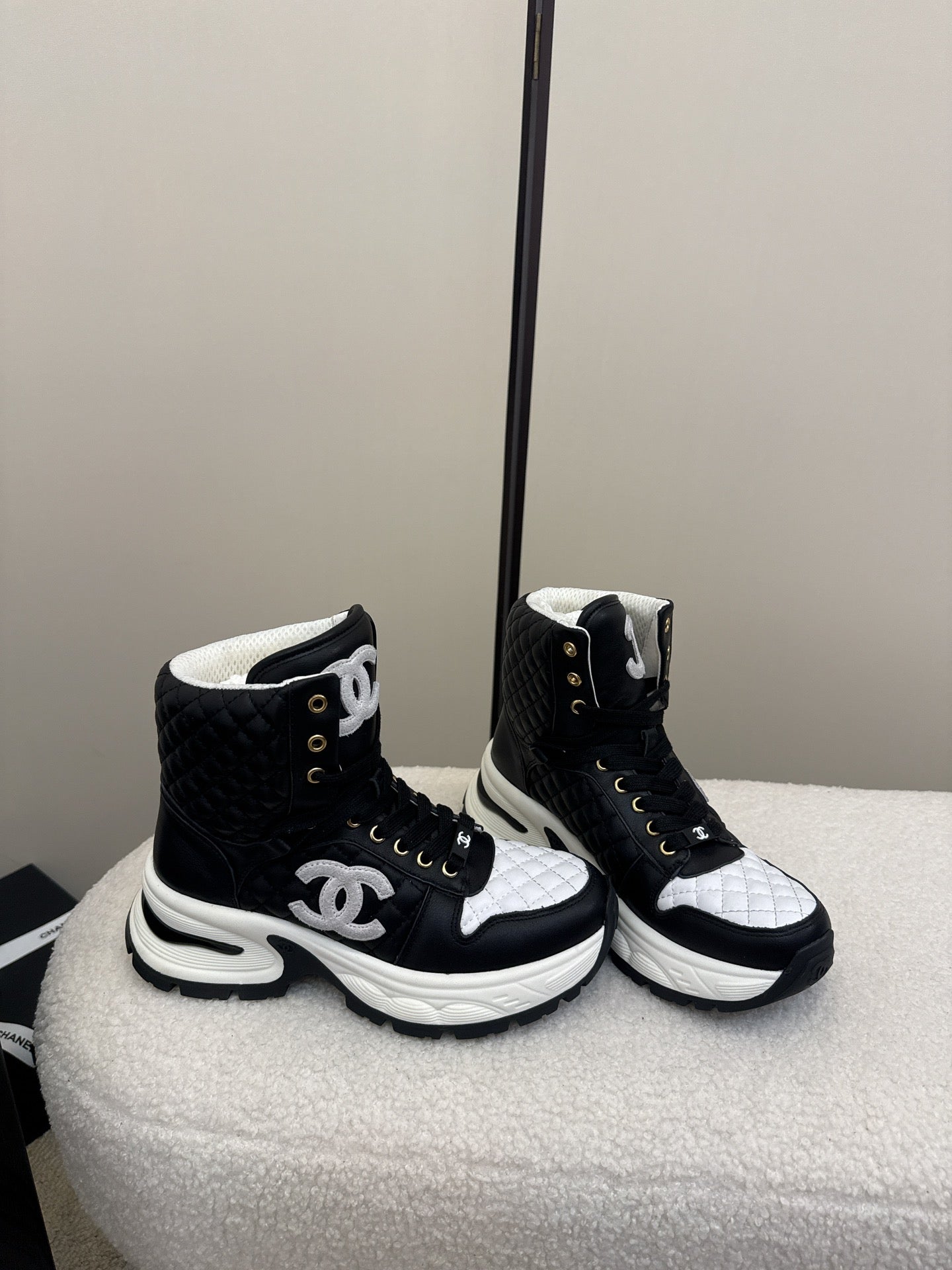 25 High top leather casual shoes(WHITE/BLACK)