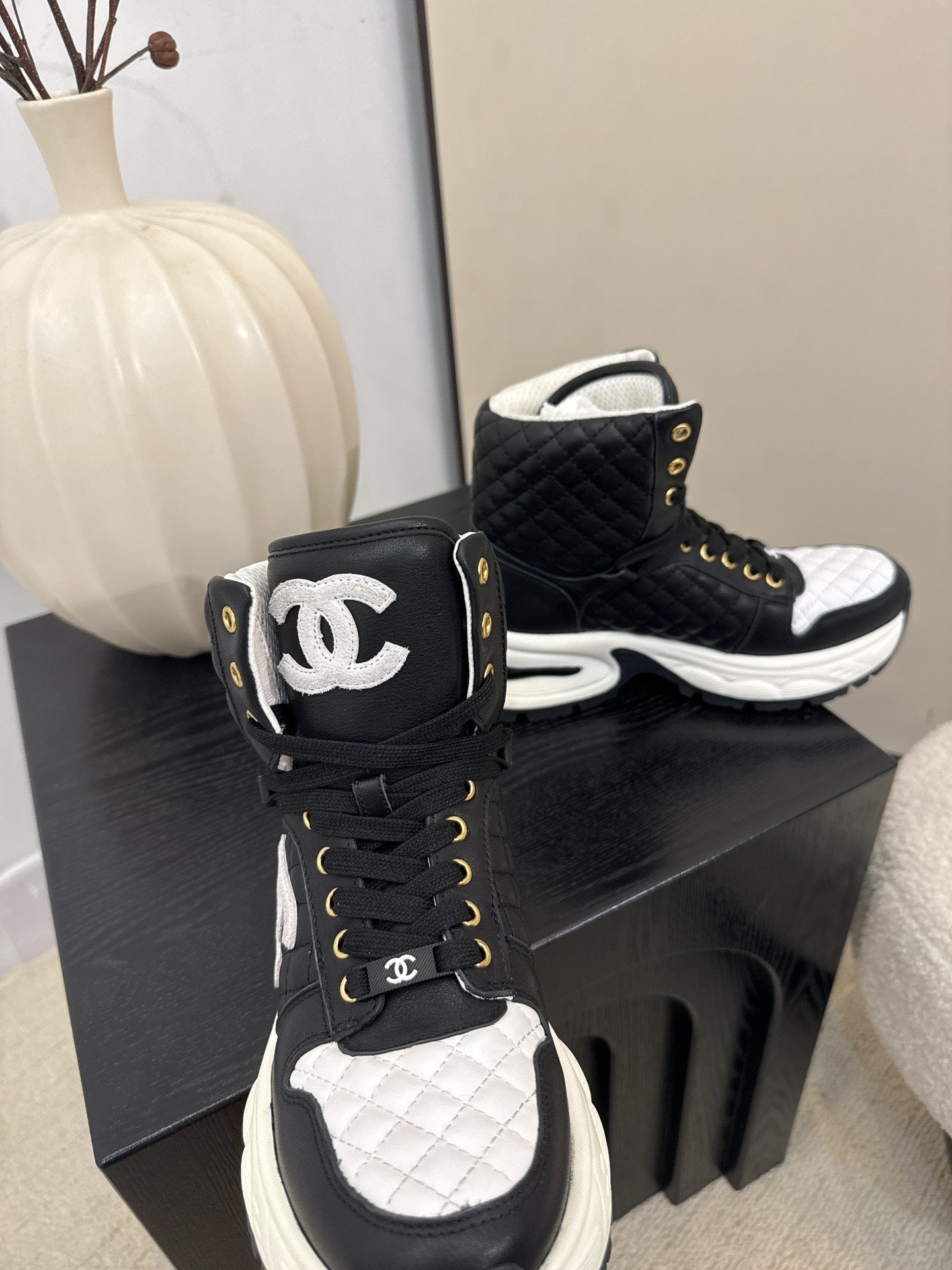 25 High top leather casual shoes(WHITE/BLACK)