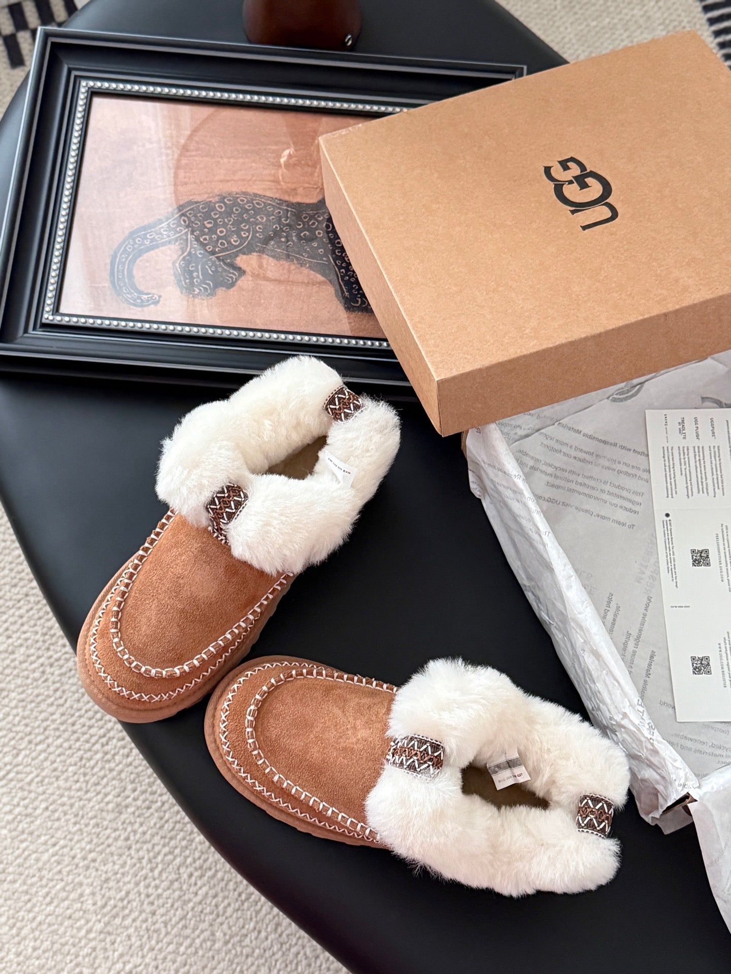 Plush snow boots