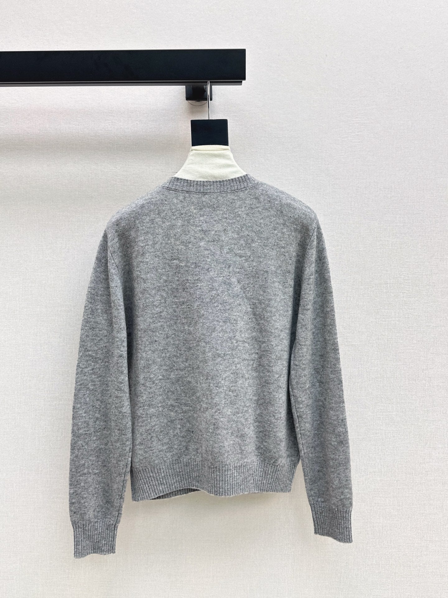 25fw 3D Embroidered Logo Sweater
