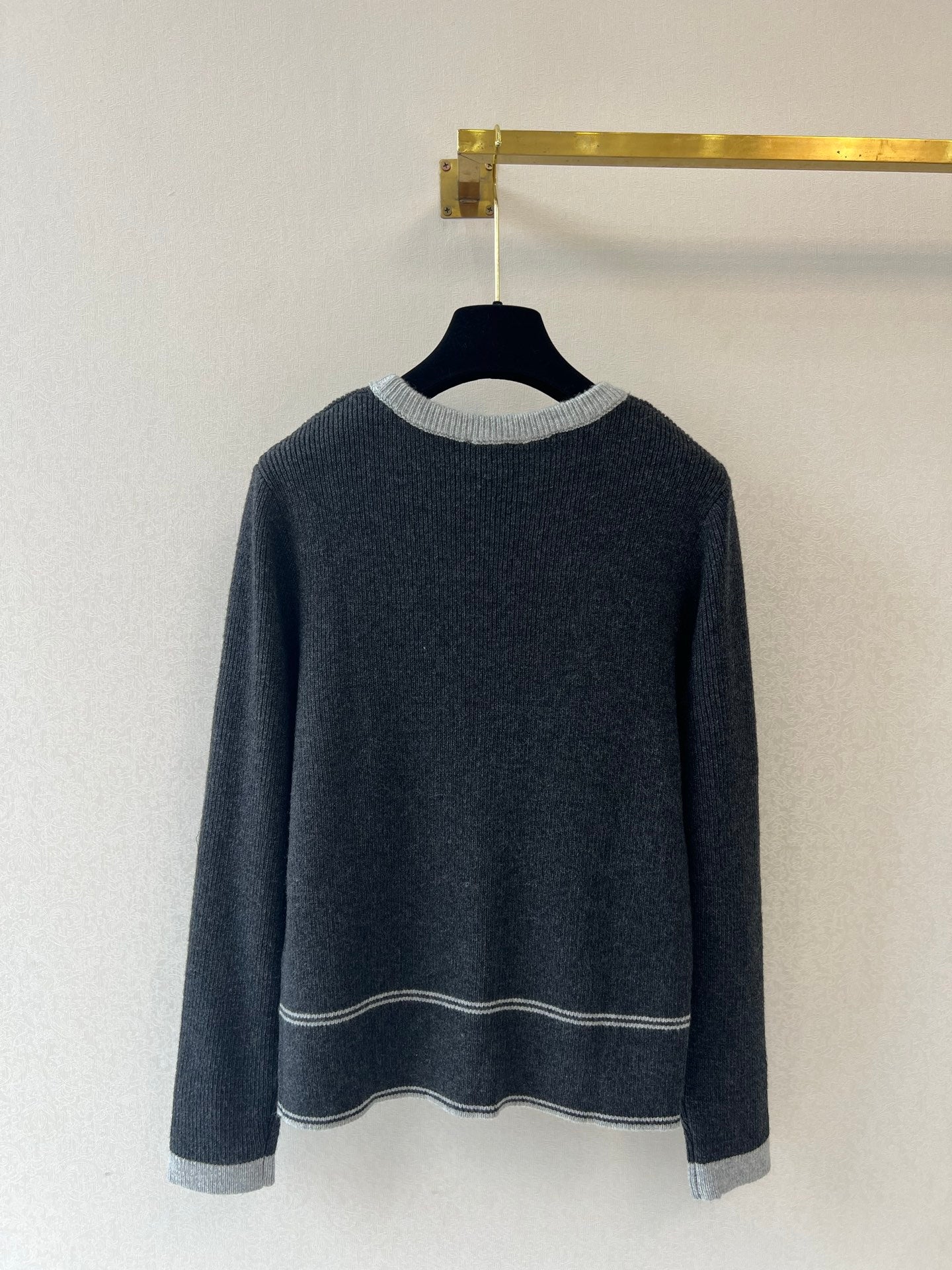 25fw  Round neck long sleeved shirt
