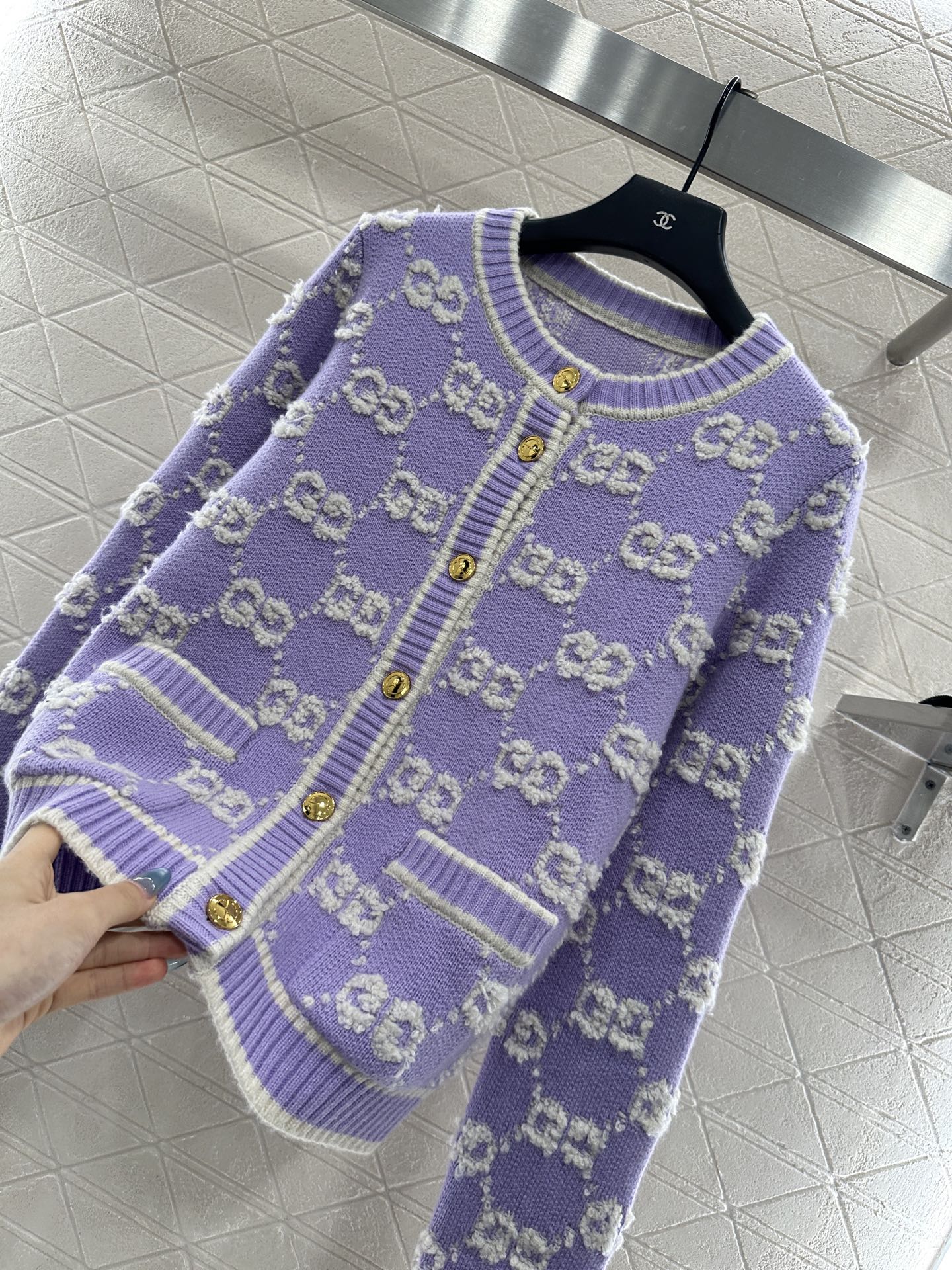 Round neck jacquard knitted cardigan