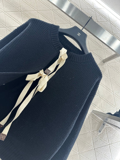 Round neck bow tie plain knit cardigan