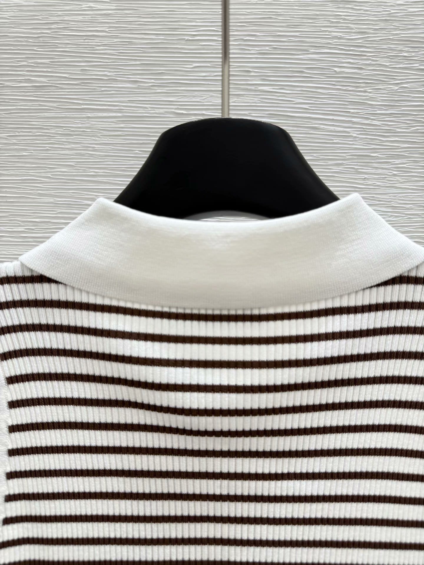 25 Spring/Summer Lapel Striped Knitted Vest