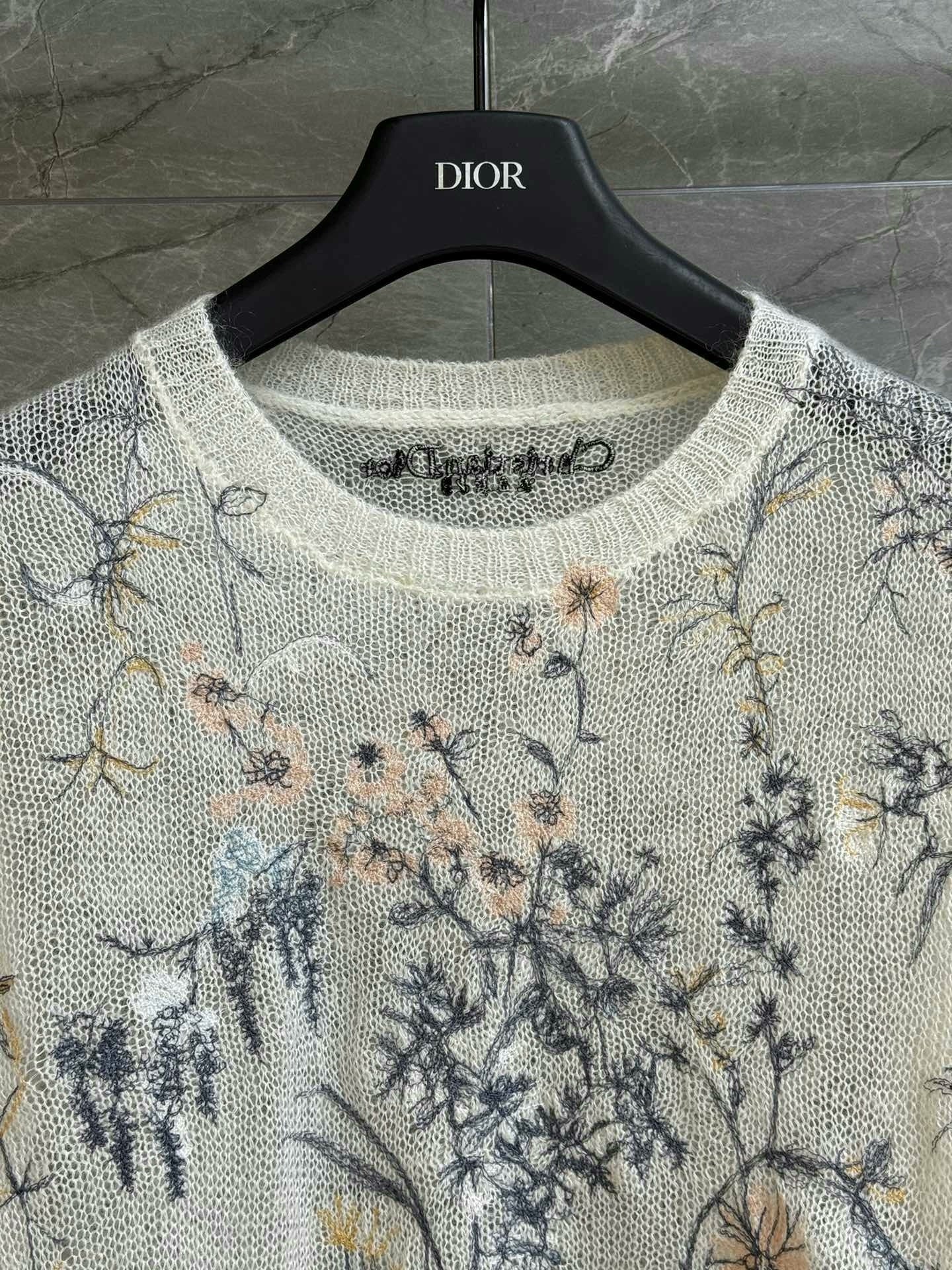 25 Fall Collection Crew Neck Ribbed Neck Sweater