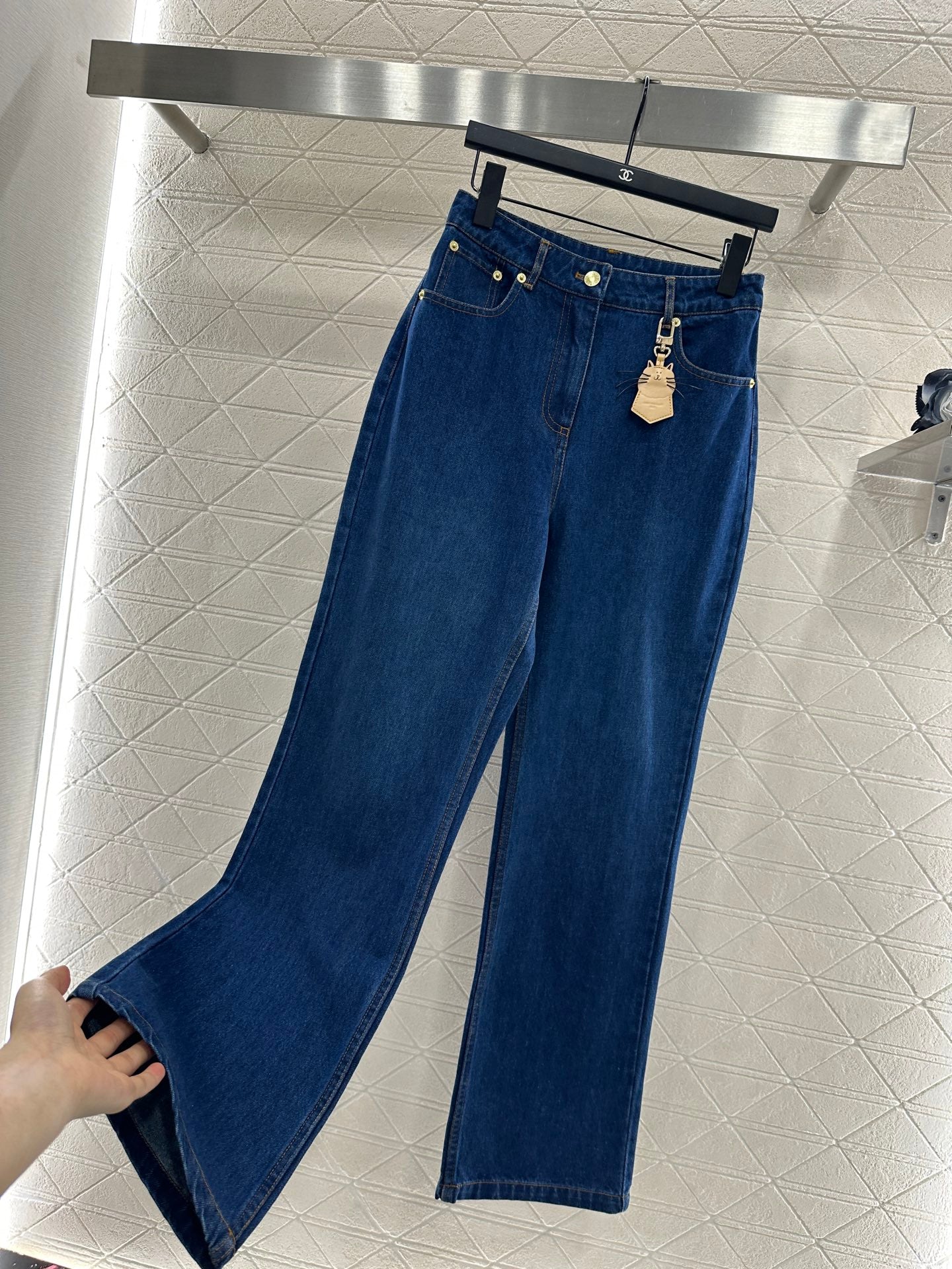 25fw Cat pendant straight leg jeans