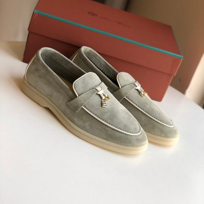 25A loafers