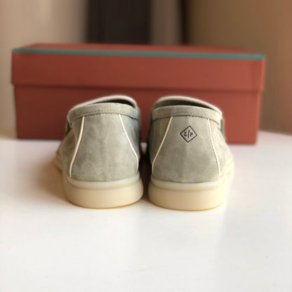 25A loafers