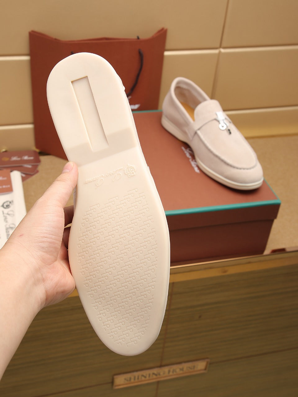 25A loafers