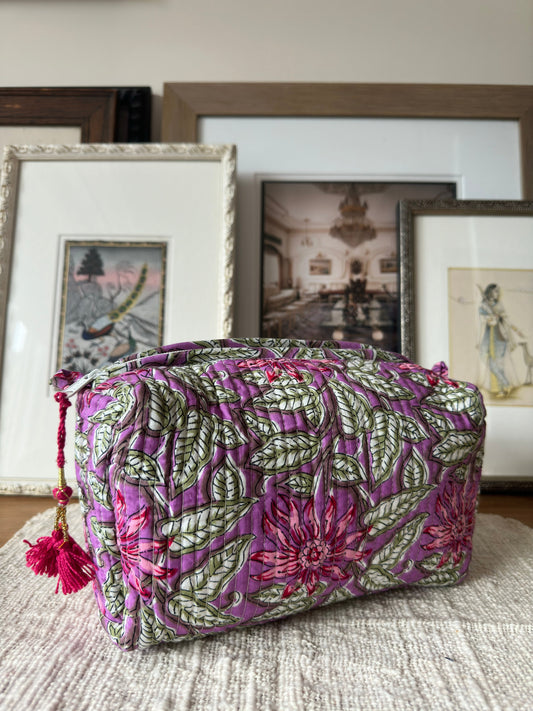 TOILETRY BAG
