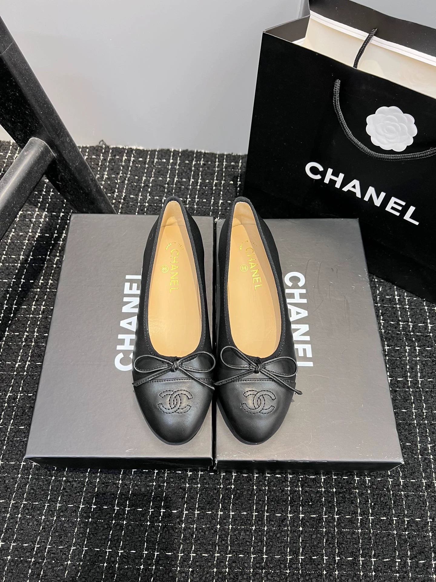 Bow ballet shoes