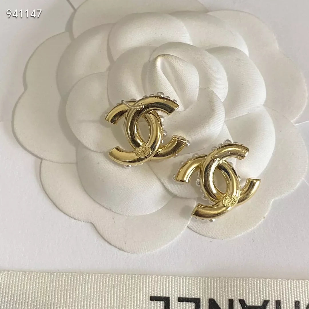 Sun Rice Grain Letter Pearl Earnail