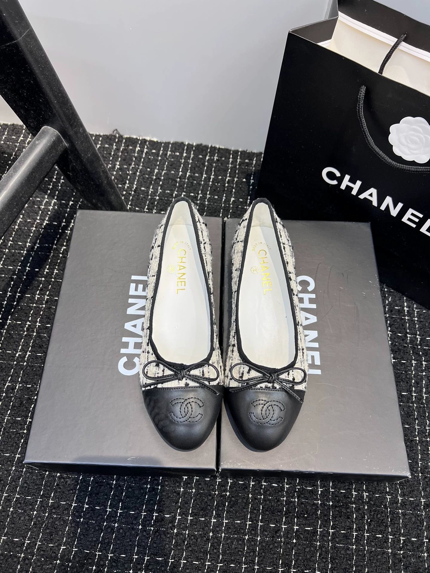 Bow ballet shoes