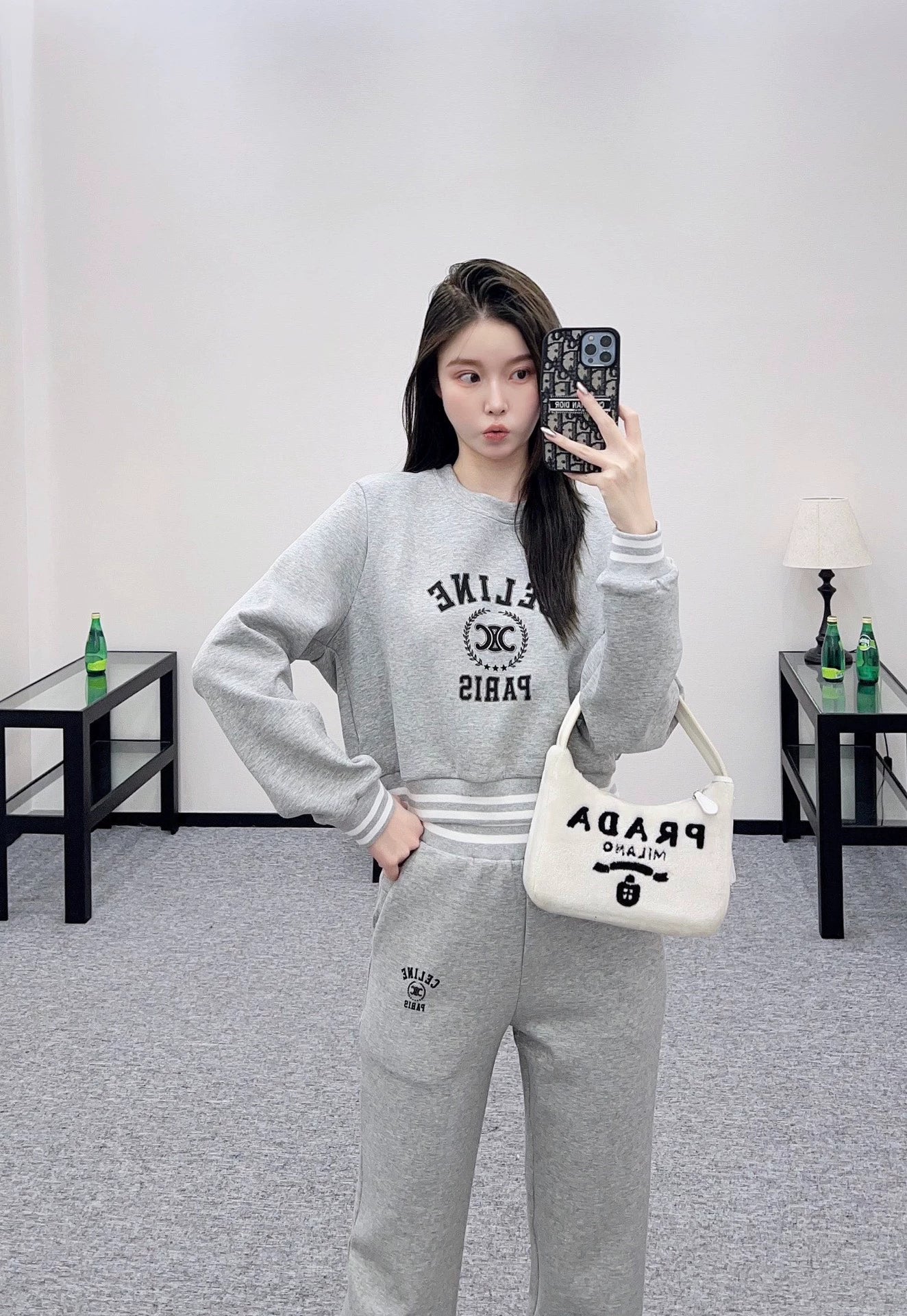 25fw Round neck sweatshirt and pants set