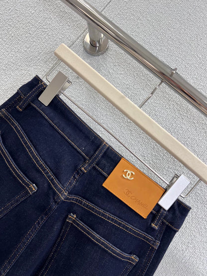 Side embroidered denim pants