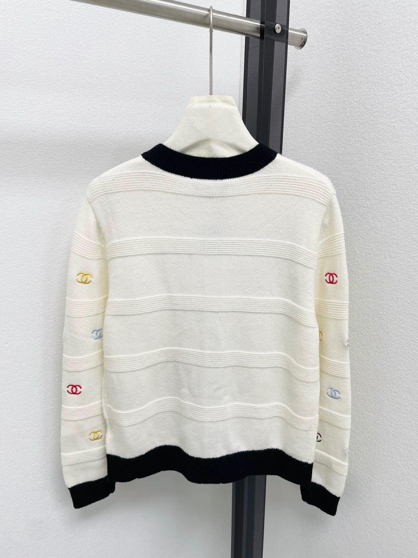 25fw Colorful Embroidered Knitted Cardigan