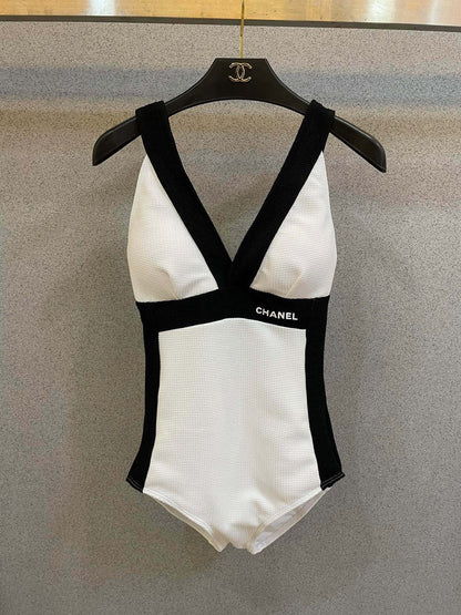 25 Black and White One-piece Swimsuit