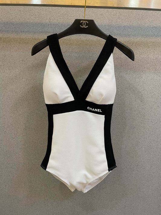 25 Black and White One-piece Swimsuit