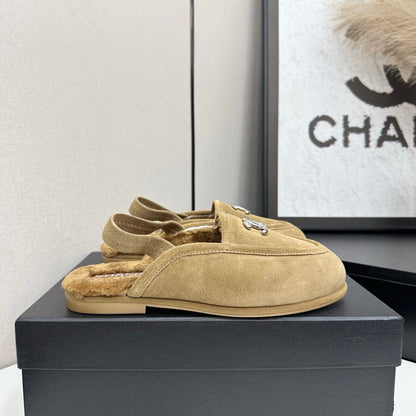 25 Casual suede slippers with fleece lining