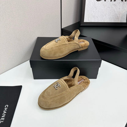 25 Casual suede slippers with fleece lining
