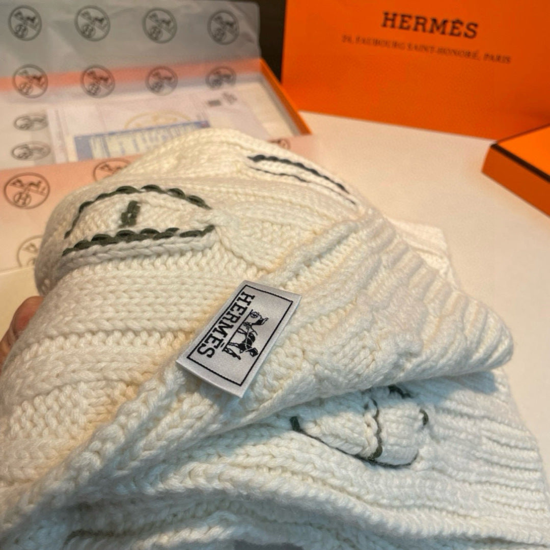 Classic cable scarf