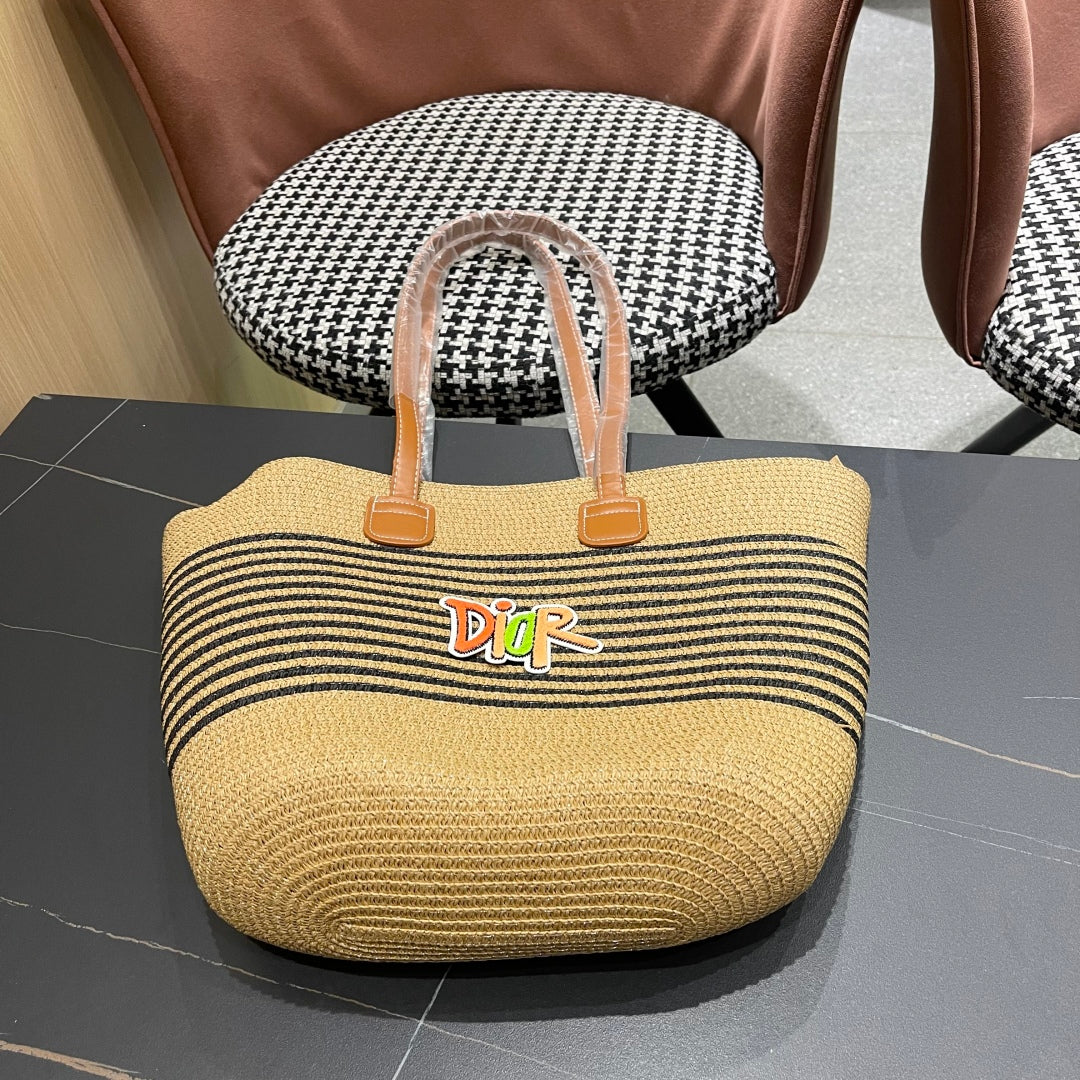 New straw hat and woven bag two-piece set