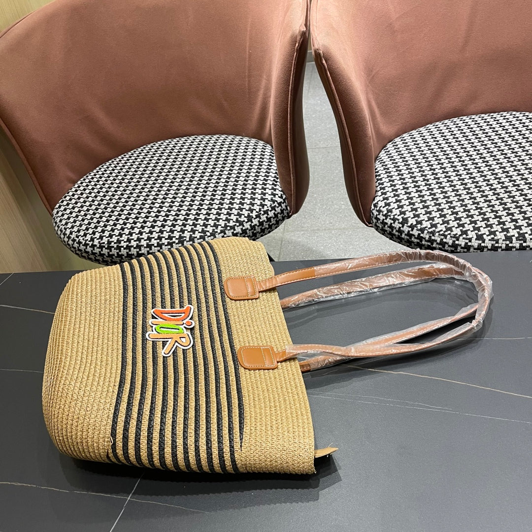 New straw hat and woven bag two-piece set