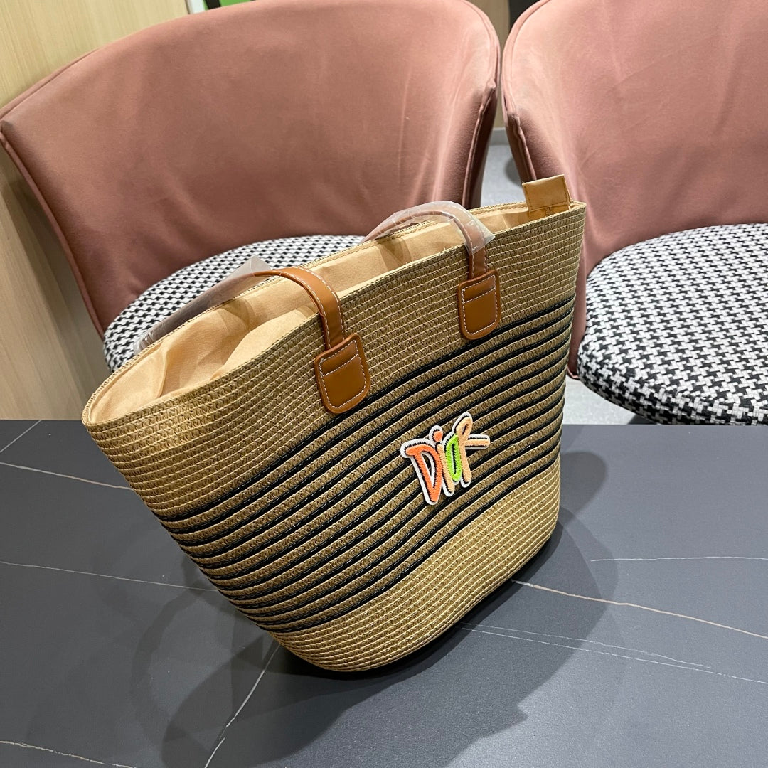 New straw hat and woven bag two-piece set