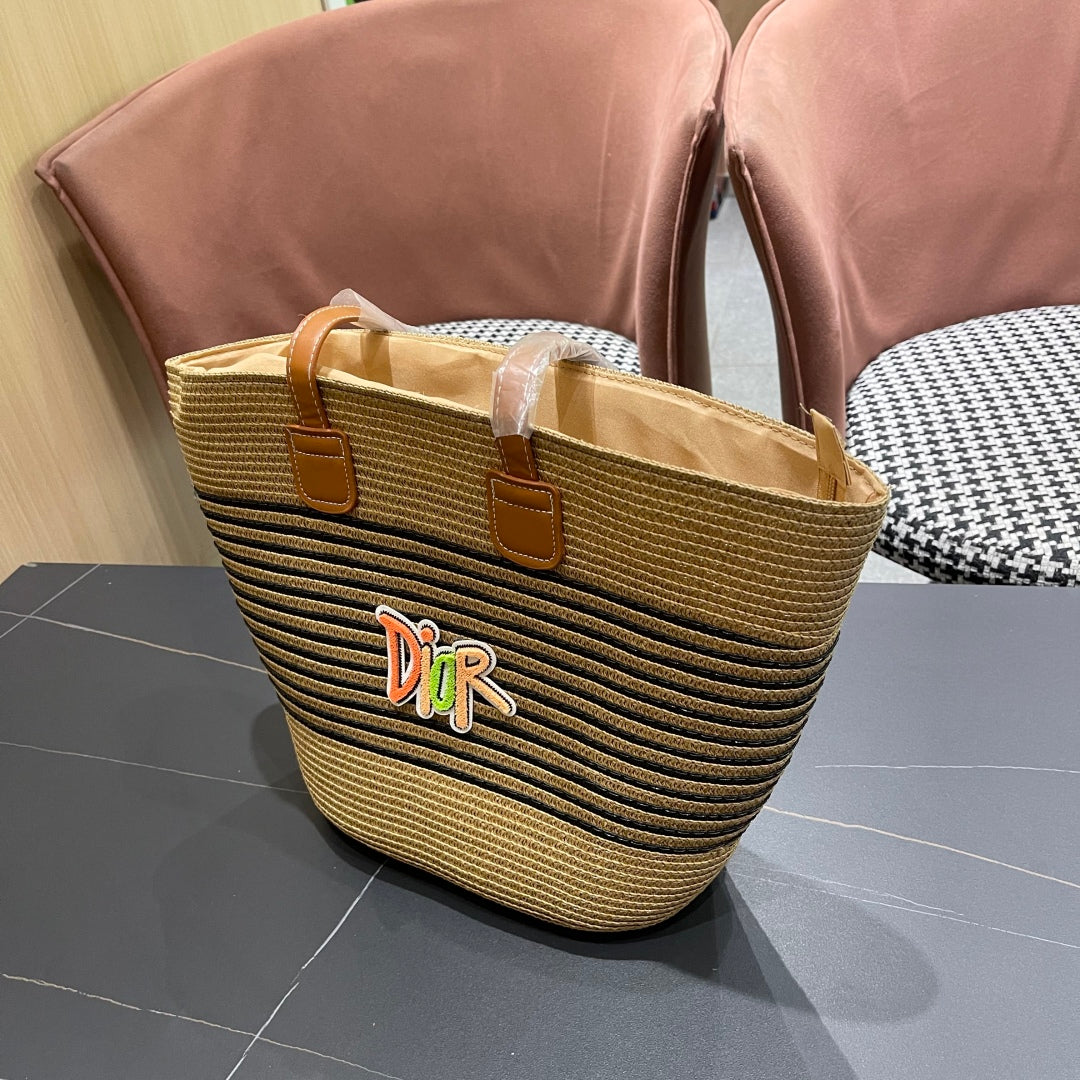 New straw hat and woven bag two-piece set