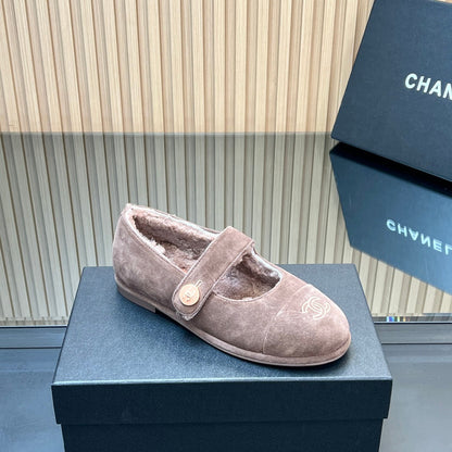 25 Mary Jane's lamb wool shoes