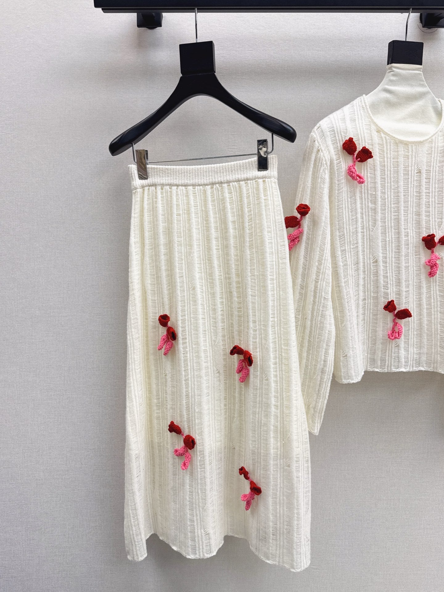 25fw new wool round neck sweater with skirt suit