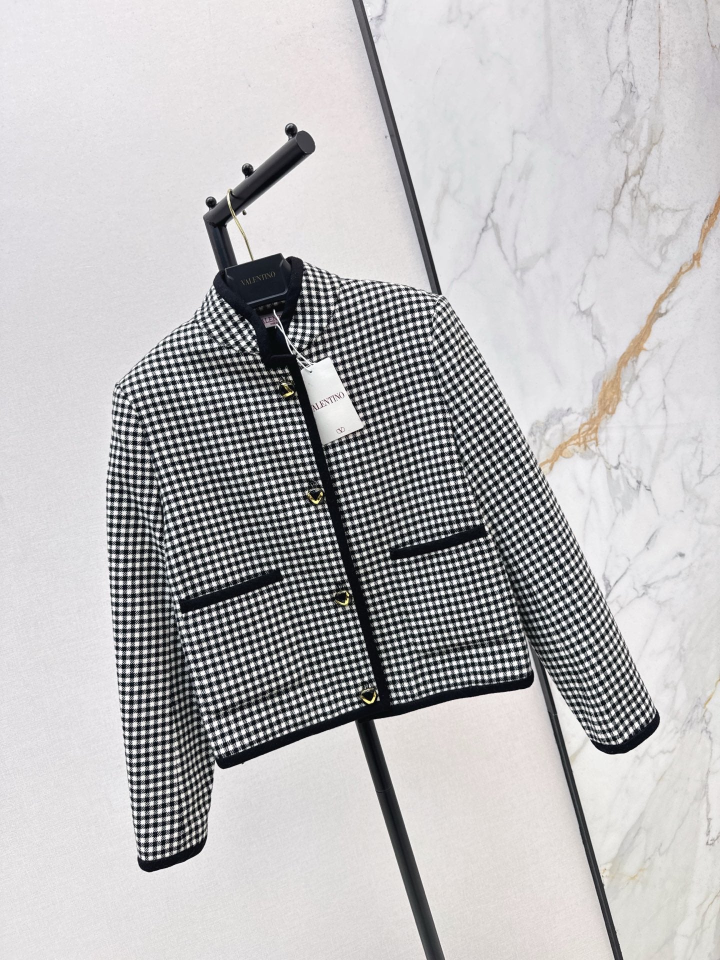 25 Classic stand up collar plaid jacket