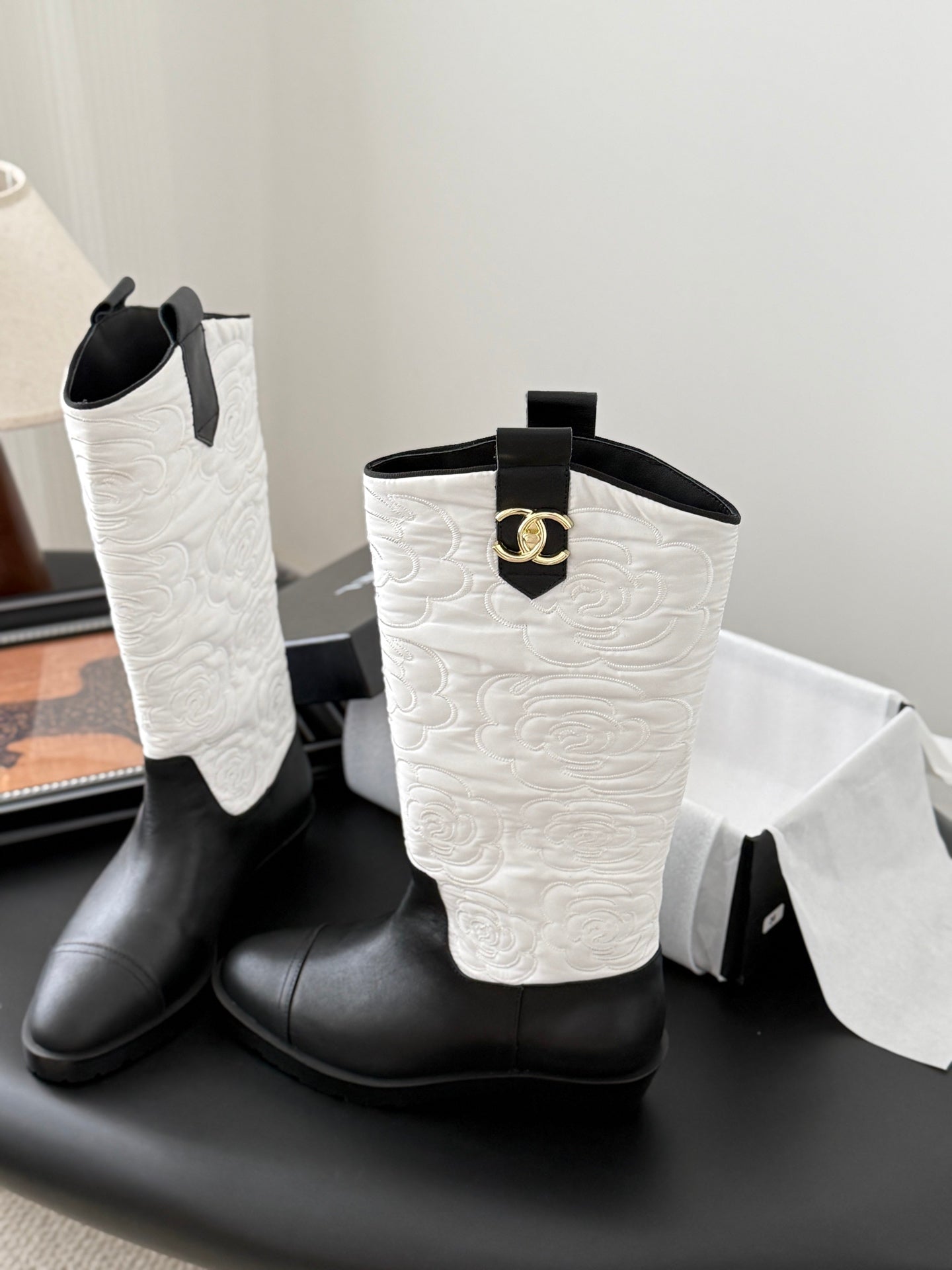 25K new rose-printed biker boots